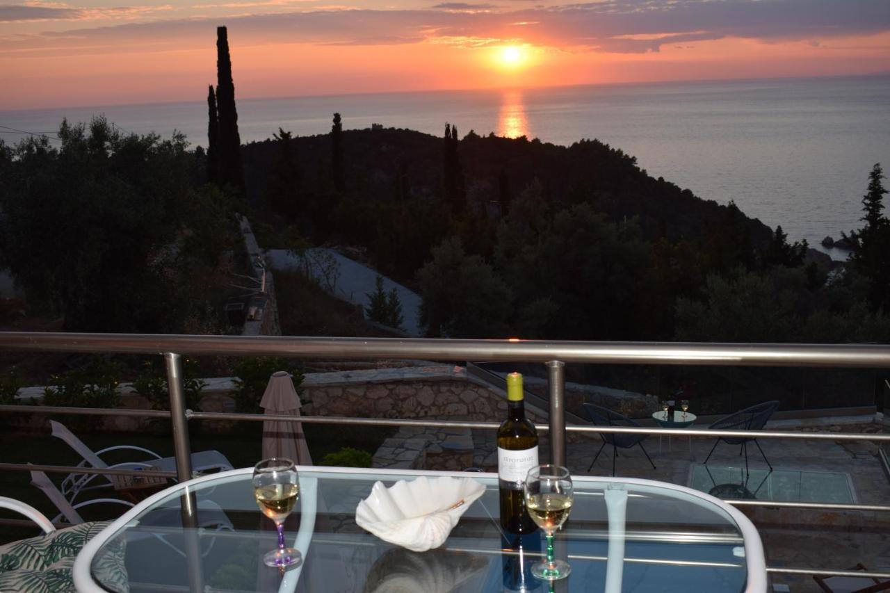Villa Thetis With Private Pool Where The Sunsets Fade Away Agios Nikitas Exterior photo